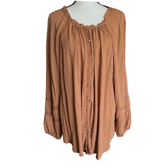 torrid Tops - Torrid Boho Swis Dotted Rayon Blend Long Billowy Sleeves Blouse. Size 4
